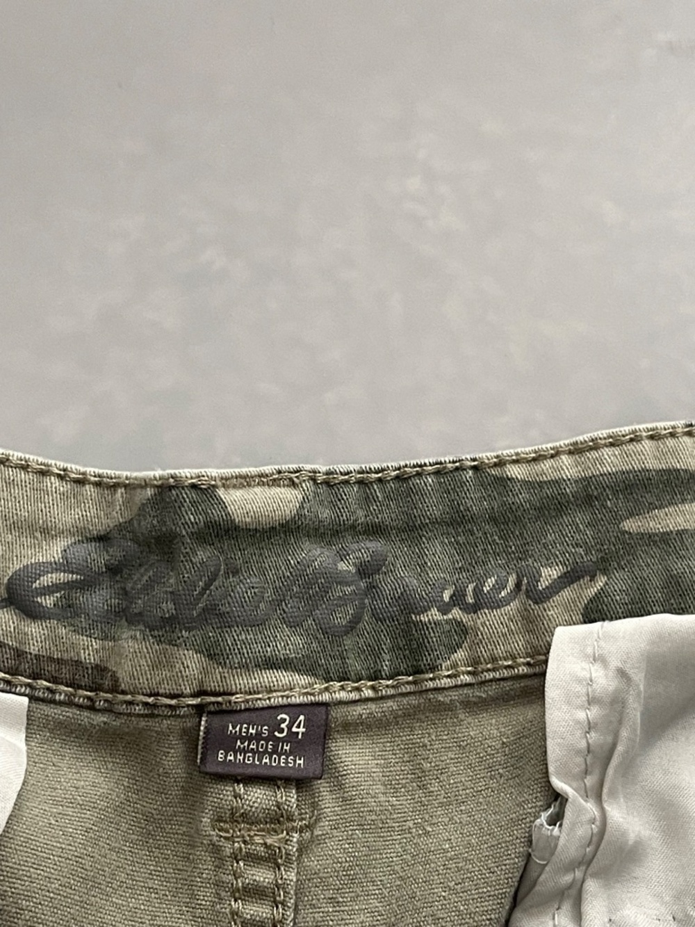 Eddie Bauer Men’s Camo Cargo Shorts Size 34 Stretch Outdoor Hiking - Picture 6 of 12
